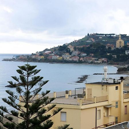 Apartamento H11 Arma Vista Mare Panoramica Arma di Taggia Exterior foto
